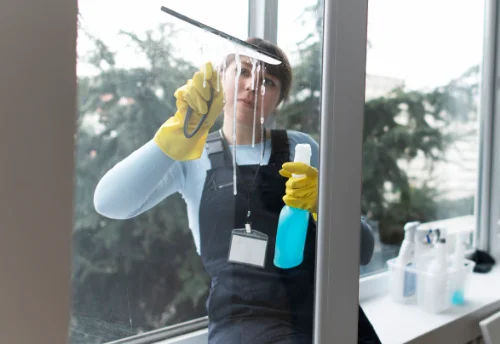 Nettoyage de vitres intérieures et extérieures à Pompiac